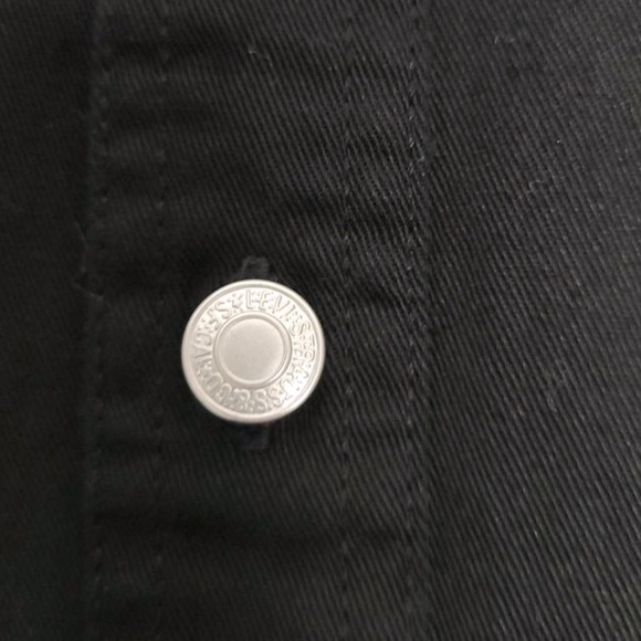 Men’s Levi’s black denim button down long sleeve shirt - Picture 8 of 8